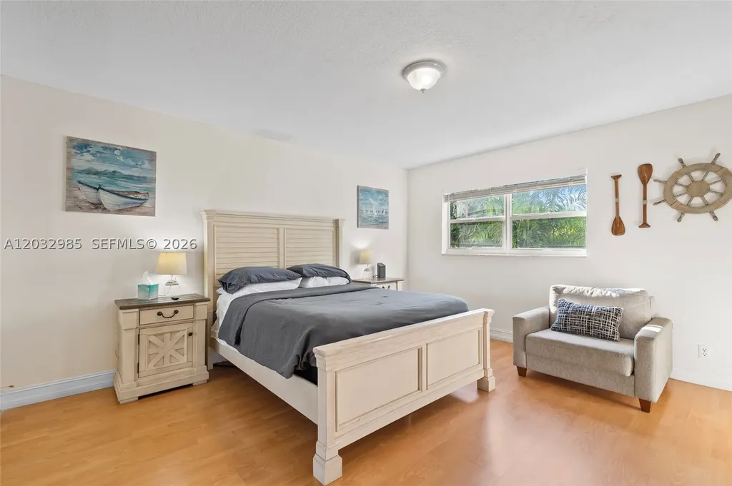 2424 NE 9th Street Fort Lauderdale FL 33304