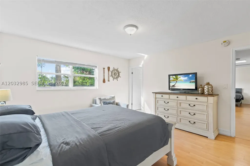 2424 NE 9th Street Fort Lauderdale FL 33304