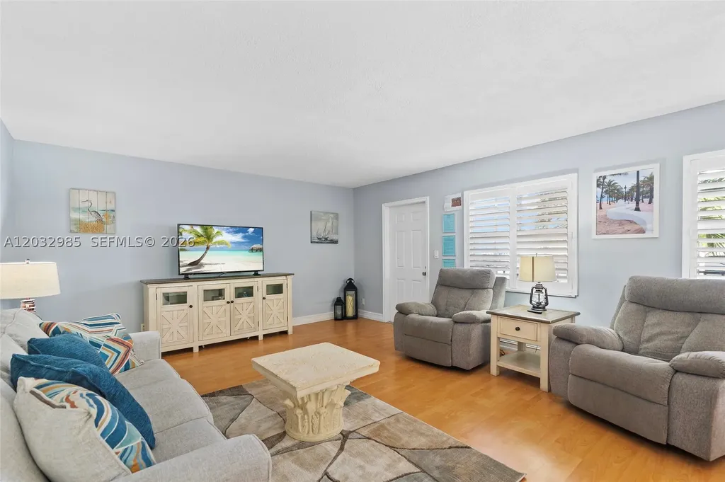 2424 NE 9th Street Fort Lauderdale FL 33304