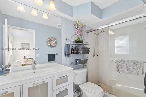 2424 NE 9th Street Fort Lauderdale FL 33304