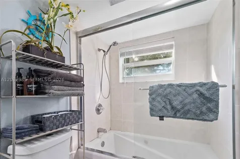 2424 NE 9th Street Fort Lauderdale FL 33304