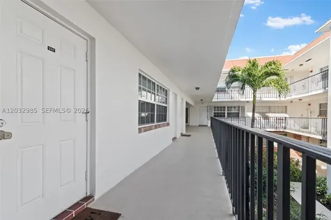 2424 NE 9th Street Fort Lauderdale FL 33304