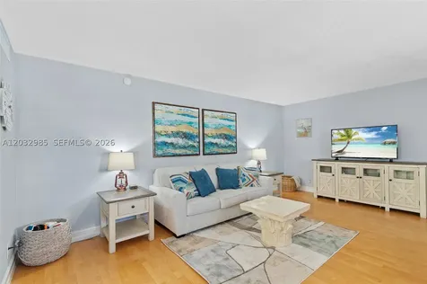 2424 NE 9th Street Fort Lauderdale FL 33304