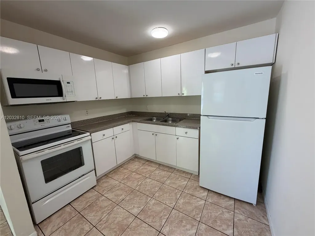 4801 SW 18th Street West Park FL 33023