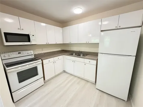 4801 SW 18th Street West Park FL 33023