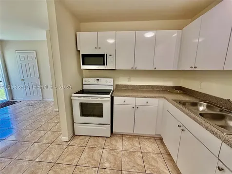 4801 SW 18th Street West Park FL 33023