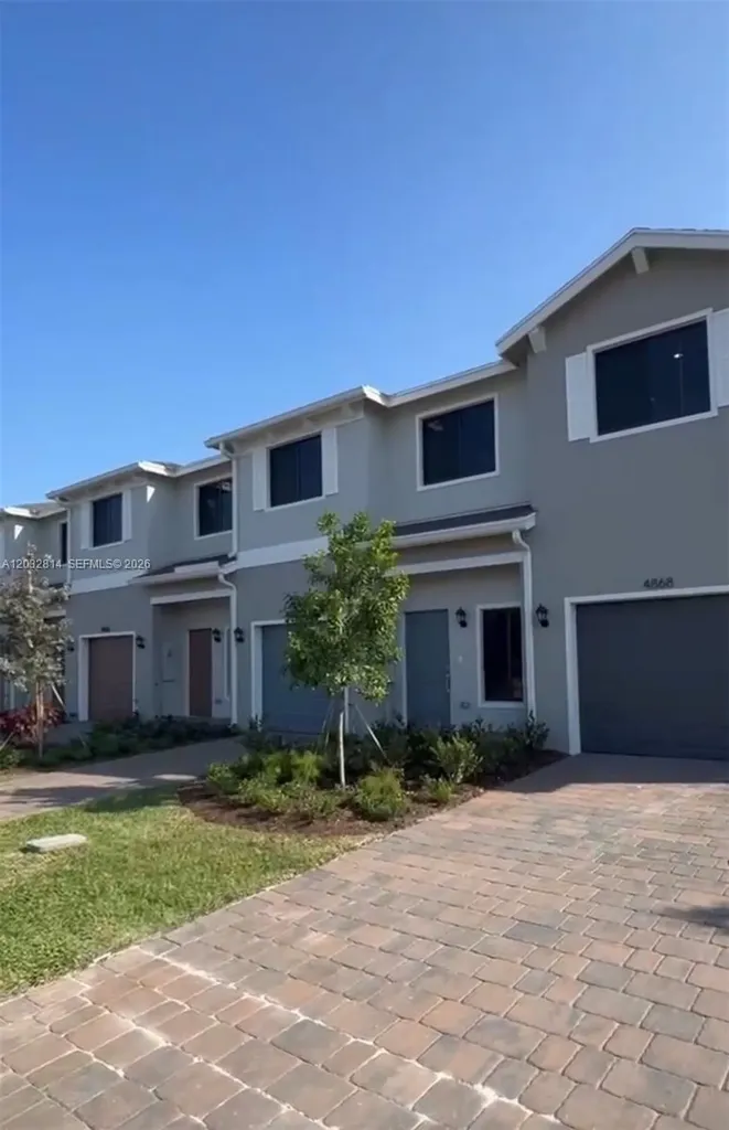 4860 Dillion Street Lake Worth FL 33463