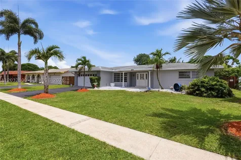 7421 NW 14th Street Plantation FL 33313