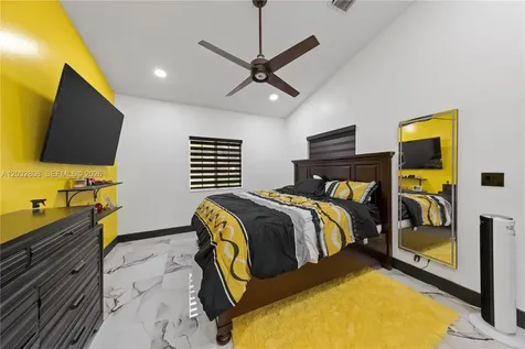 3245 NE 11 Drive Homestead FL 33033
