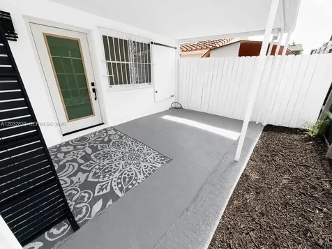 8859 NW 110th Lane Hialeah Gardens FL 33018