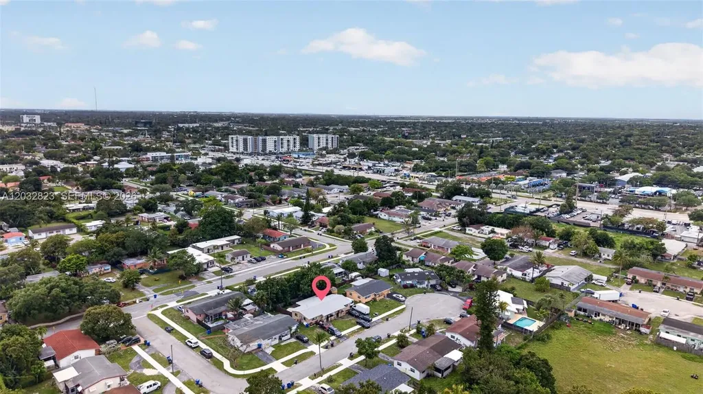 5816 Cleveland Street Hollywood FL 33021