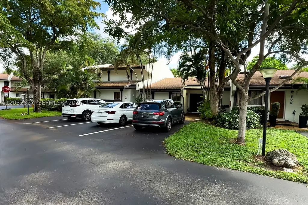 505 NE 199th Lane Miami FL 33179