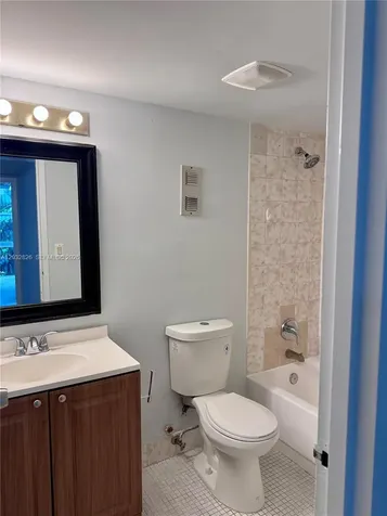 16950 W Dixie Hwy A232 Highway North Miami Beach FL 33160