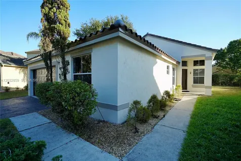 658 Stanton Drive Weston FL 33326