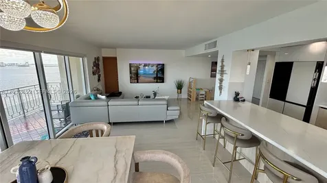 11111 NE Biscayne Boulevard Miami FL 33181