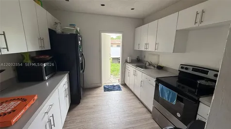261 NW 139th Street Miami FL 33168