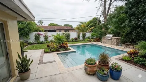 261 NW 139th Street Miami FL 33168