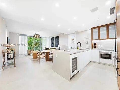 2200 Brickell Avenue Miami FL 33129