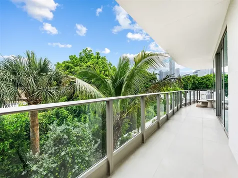 2200 Brickell Avenue Miami FL 33129