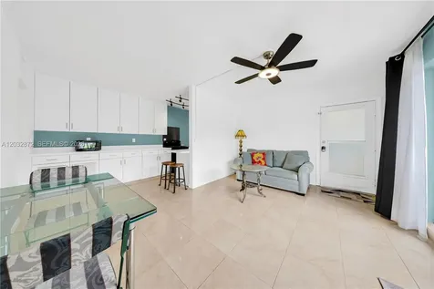 260 Ocean Drive Miami Beach FL 33139