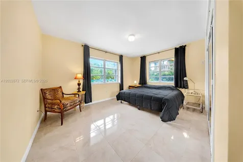 260 Ocean Drive Miami Beach FL 33139