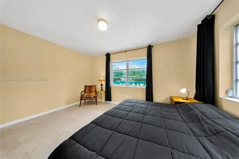 260 Ocean Drive Miami Beach FL 33139