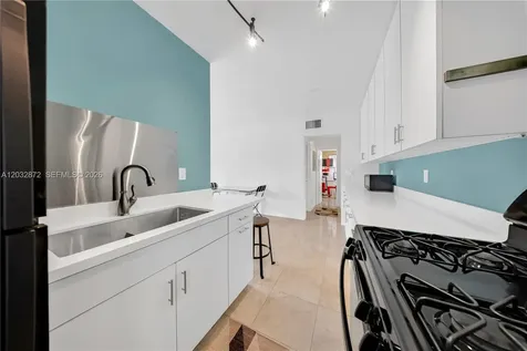 260 Ocean Drive Miami Beach FL 33139