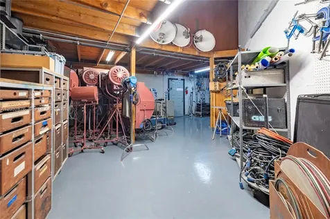 15221 NE 21st Avenue North Miami Beach FL 33162