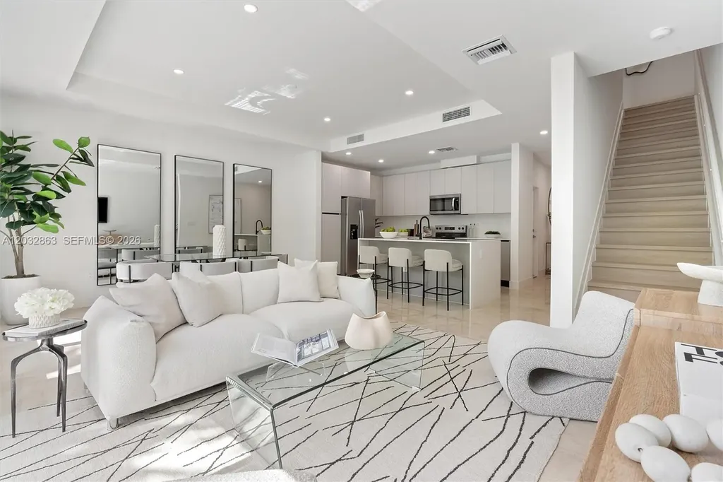 1537 NW 94th Way Coral Springs FL 33071