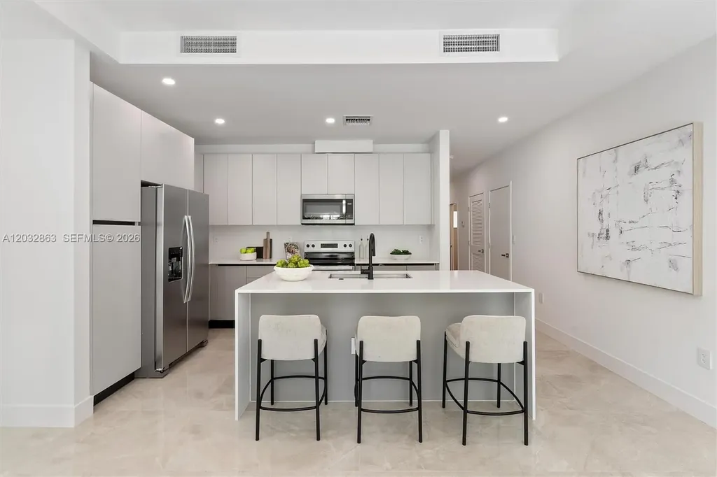 1537 NW 94th Way Coral Springs FL 33071