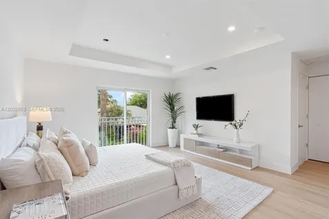 1537 NW 94th Way Coral Springs FL 33071