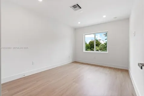1537 NW 94th Way Coral Springs FL 33071