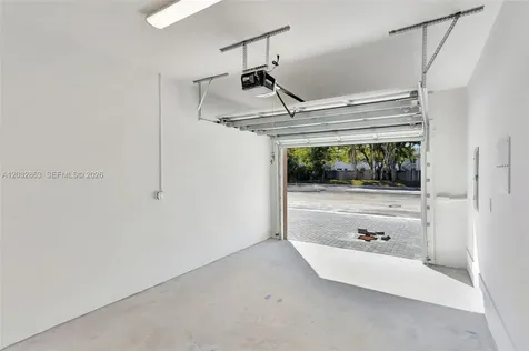 1537 NW 94th Way Coral Springs FL 33071