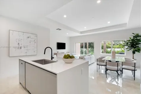 1537 NW 94th Way Coral Springs FL 33071
