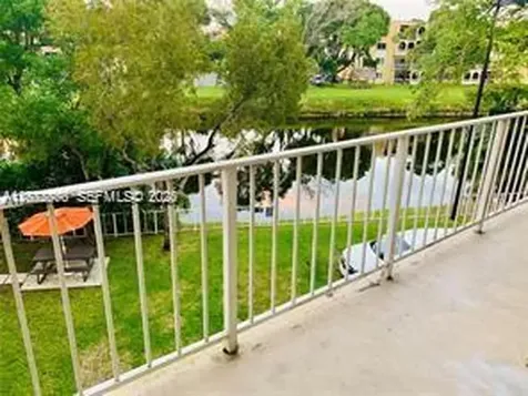 7727 SW 86th Street Miami FL 33143