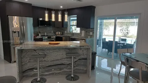 320 SE 15 Place Cape Coral FL 33990