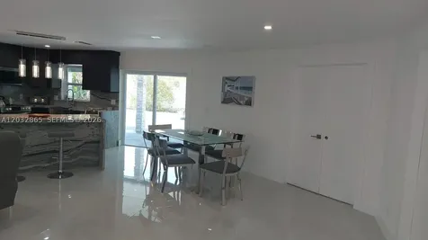 320 SE 15 Place Cape Coral FL 33990