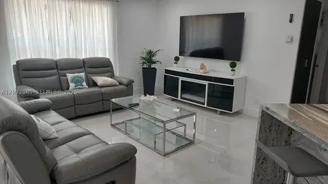 320 SE 15 Place Cape Coral FL 33990