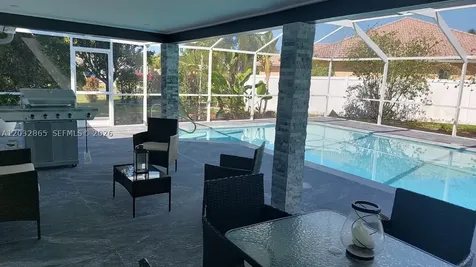 320 SE 15 Place Cape Coral FL 33990