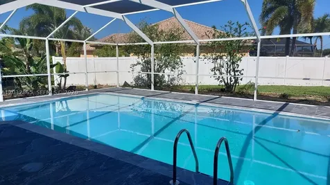 320 SE 15 Place Cape Coral FL 33990