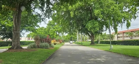 9823 S Hollybrook Lake Drive Pembroke Pines FL 33025