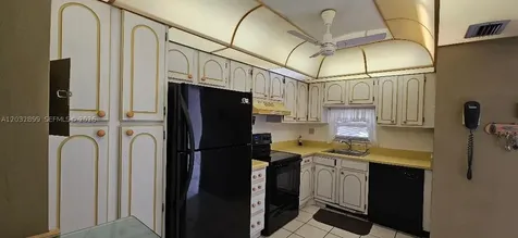 9823 S Hollybrook Lake Drive Pembroke Pines FL 33025