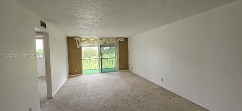 9823 S Hollybrook Lake Drive Pembroke Pines FL 33025