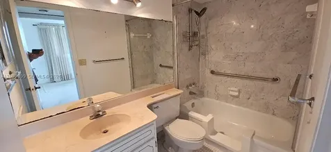 9823 S Hollybrook Lake Drive Pembroke Pines FL 33025