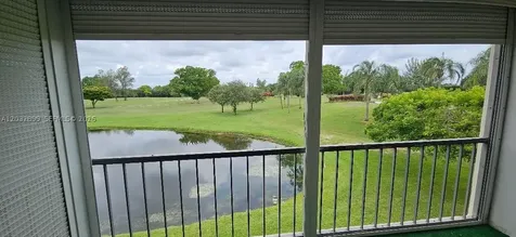 9823 S Hollybrook Lake Drive Pembroke Pines FL 33025