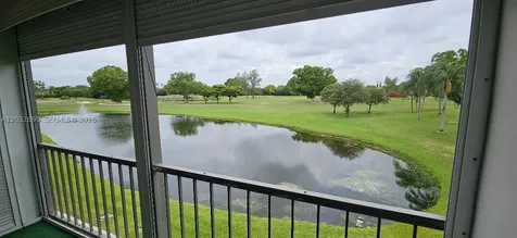 9823 S Hollybrook Lake Drive Pembroke Pines FL 33025