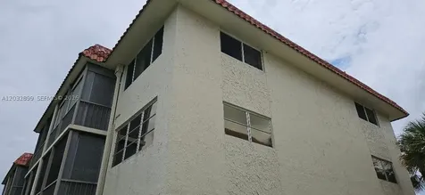 9823 S Hollybrook Lake Drive Pembroke Pines FL 33025