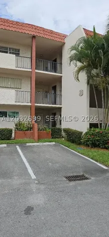 9823 S Hollybrook Lake Drive Pembroke Pines FL 33025