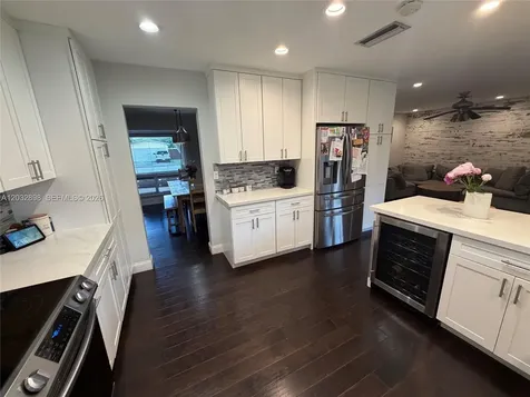 8907 SW 49th Court Cooper City FL 33328