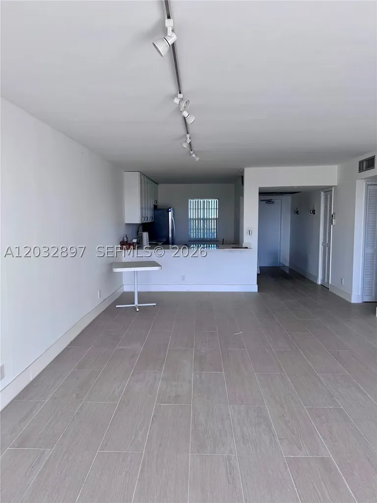 575 Oaks Lane Pompano Beach FL 33069